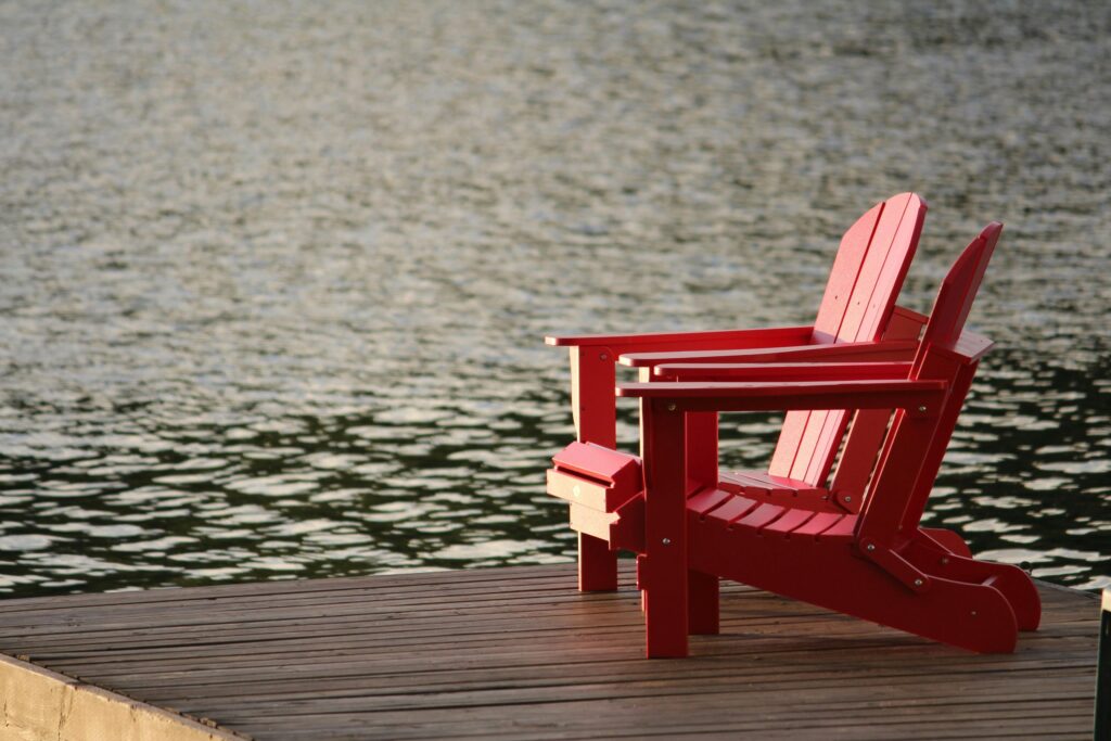Choose Poly Lumber for Outdoor Restaurant Seating